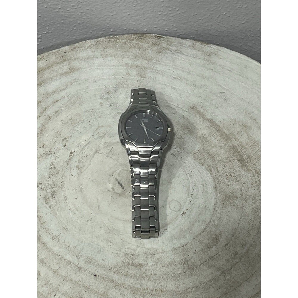 Citizen Eco-Drive 180 Paradigm Mens Watch E111-S022240 Gray Dial Stainless Steel